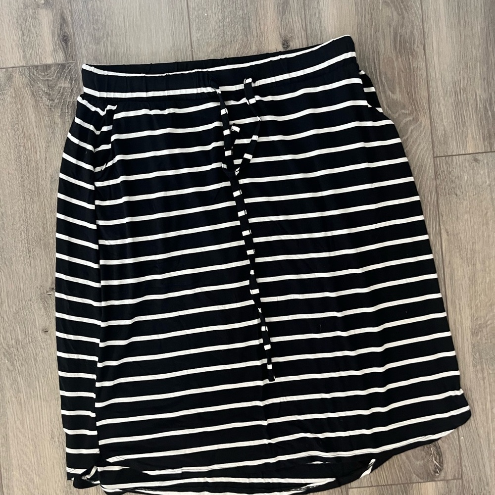 Zenana Outfitters Black and White Tie Front Pencil Skirt